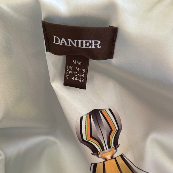 Danier Women's Pastel Green Leather Jacket - Picture 6 of 6